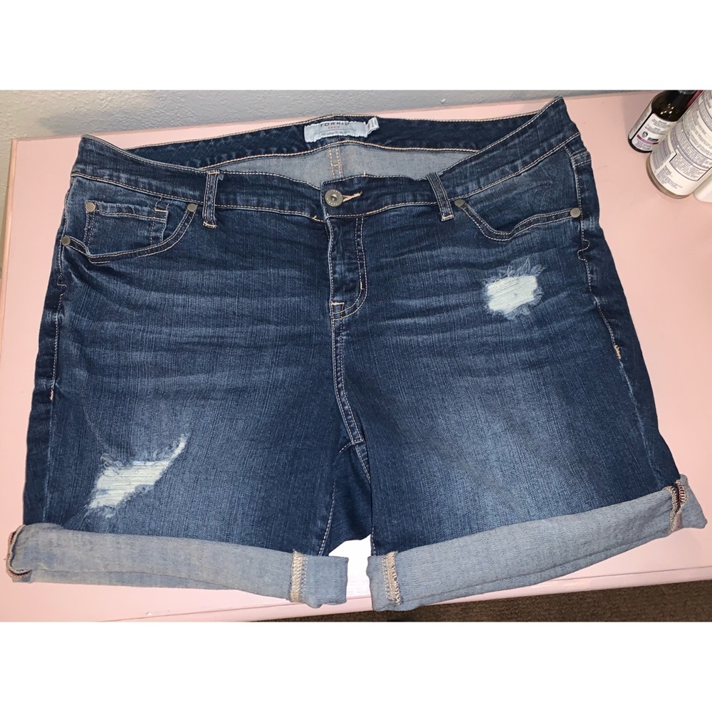 Torrid cuffed shorts